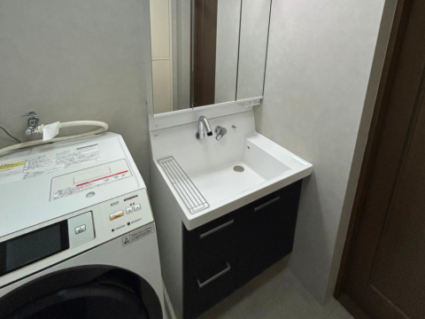 洗面室リフォーム|外壁クラックによる漏水・カビもまとめて改善!❘沖縄県宜野湾市