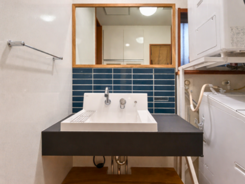 黒御影石造作洗面カウンター❘沖縄県うるま市